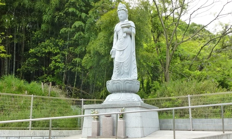 オアシス霊園 滝 