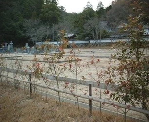 豊かな自然と落ち着いた雰囲気の民営霊園