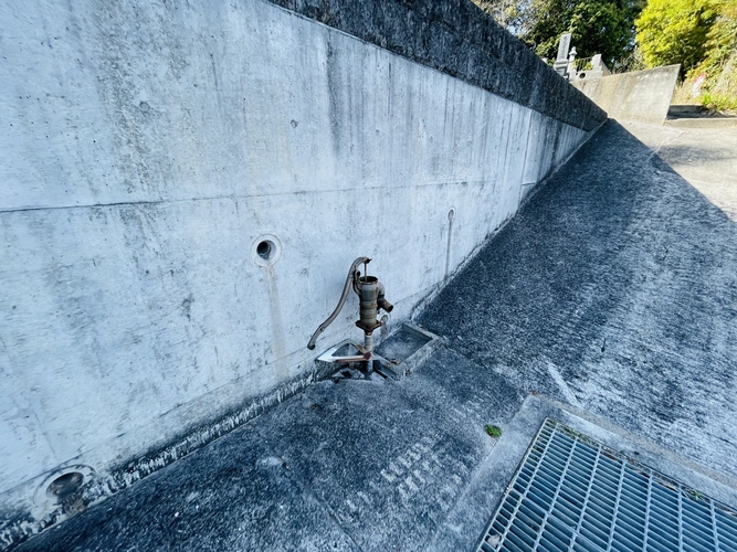 粒江墓地 水汲み場の写真