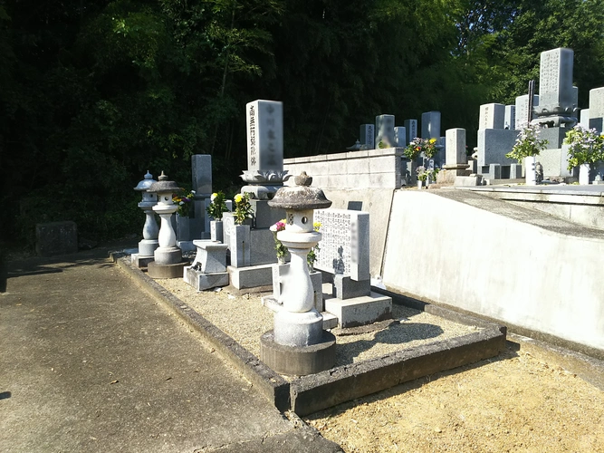 それ以外の岡山県の市 津山市営 八出墓地