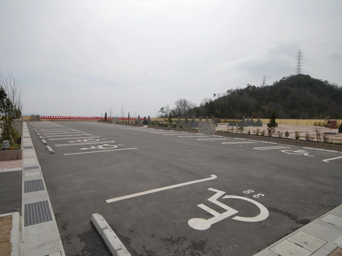 ふれあい聖地霊園 駐車場の写真