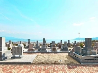 海の見える自然豊かな霊園「箕島霊園メモリアルパーク」
