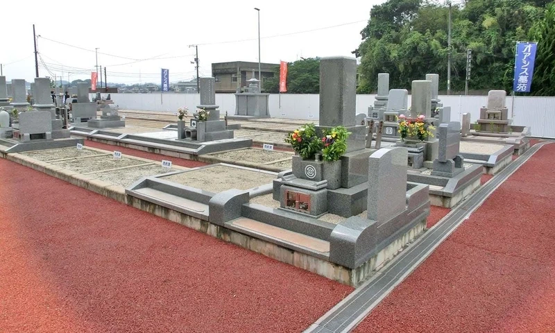 それ以外の広島県の市 オアシス墓苑 大門