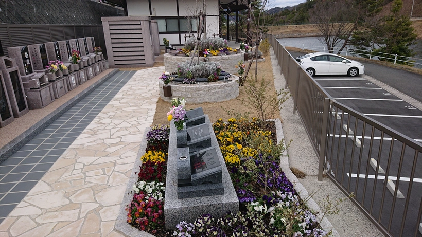 セミタリーパーク寺家 樹花 駐車場の写真