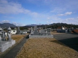 東広島市にある寺院墓地