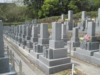 広島市佐伯区にある寺院墓地