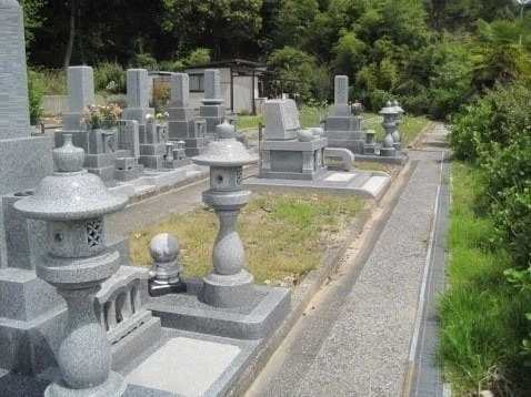 観音寺五日市墓苑 