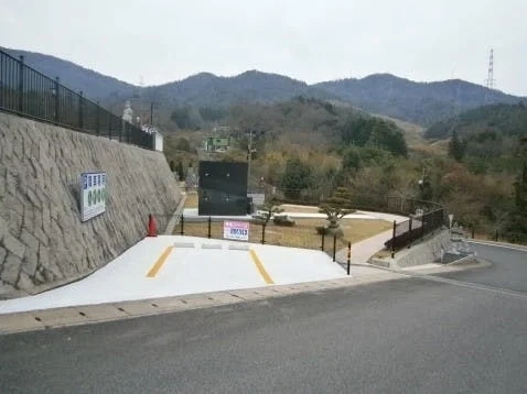 薬師院永代供養塔「縁」 駐車場の写真