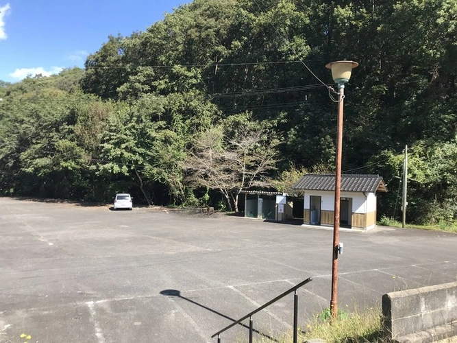 三次市粟屋墓地 駐車場の写真