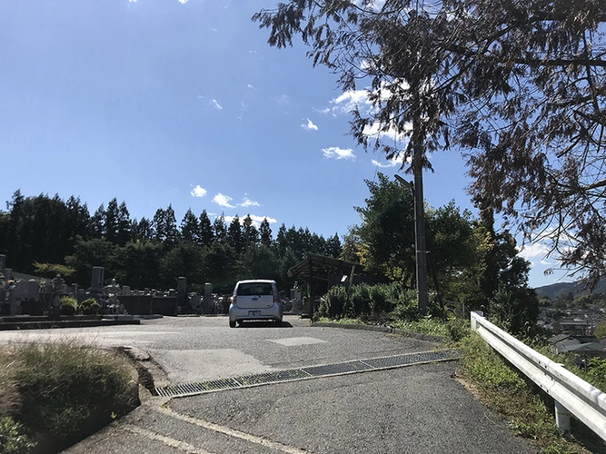 三次市第二黄幡墓地 駐車場の写真