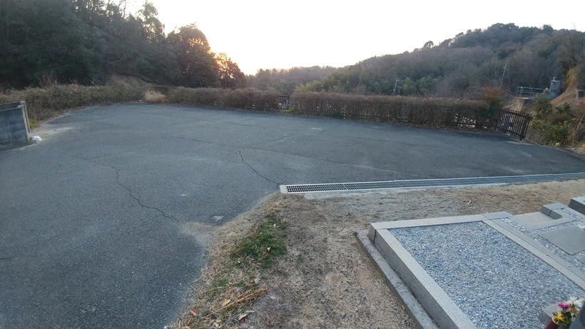 福山市草戸町鳥越共用墓地 駐車場の写真