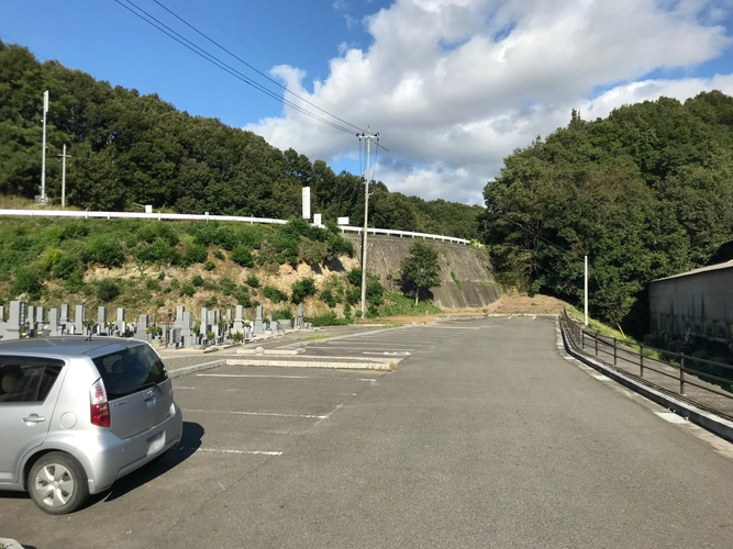 府中市営 中須市有墓地 駐車場の写真