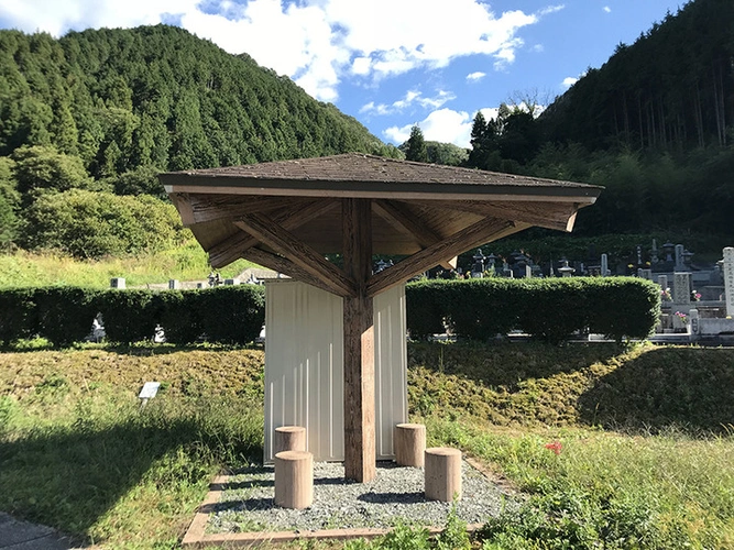 庄原市営 総領光明寺霊園 休憩施設の写真