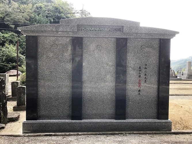 欽明寺永代供養塔 