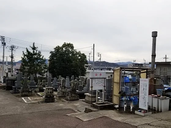 実相寺霊園 