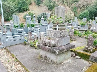 徳島市にある寺院墓地