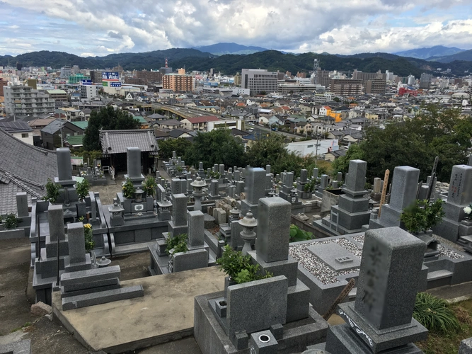 松山市 宝塔寺霊園