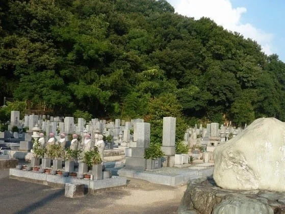 松山市 松山市営 千秋寺境外墓地