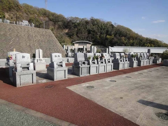 伊予郡砥部町 松山メモリアルヒルズ