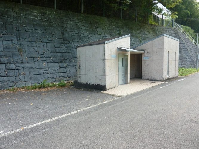 松山市営 横谷霊園 トイレの写真