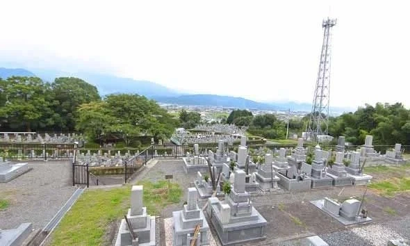 愛媛県の全ての市 東温市営 志津川墓園